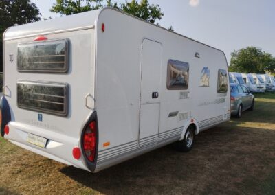 KNAUS 550 FSK – pevné palandy